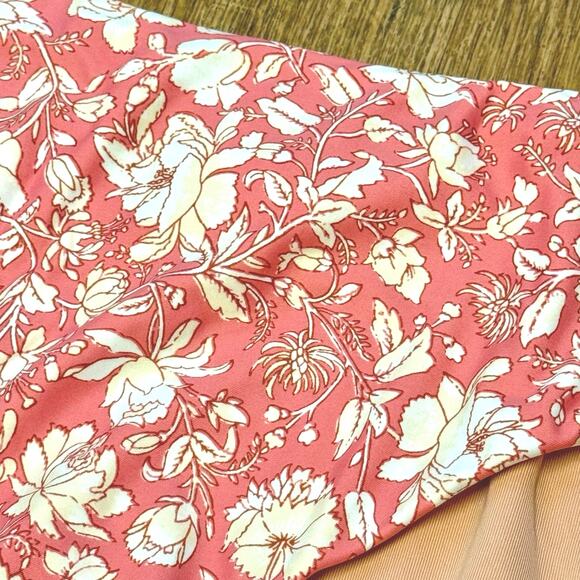 J. Crew Curved Waist Cheeky Bikini Bottom in Tossed Floral Size 3X - Picture 3 of 6